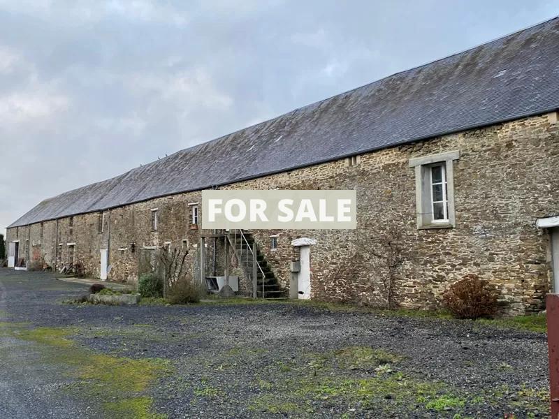 Detached Country House with Numerous Outbuilding
