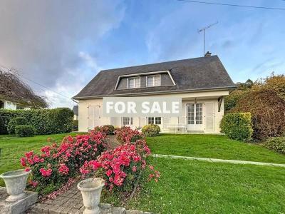 Detached House with Garden