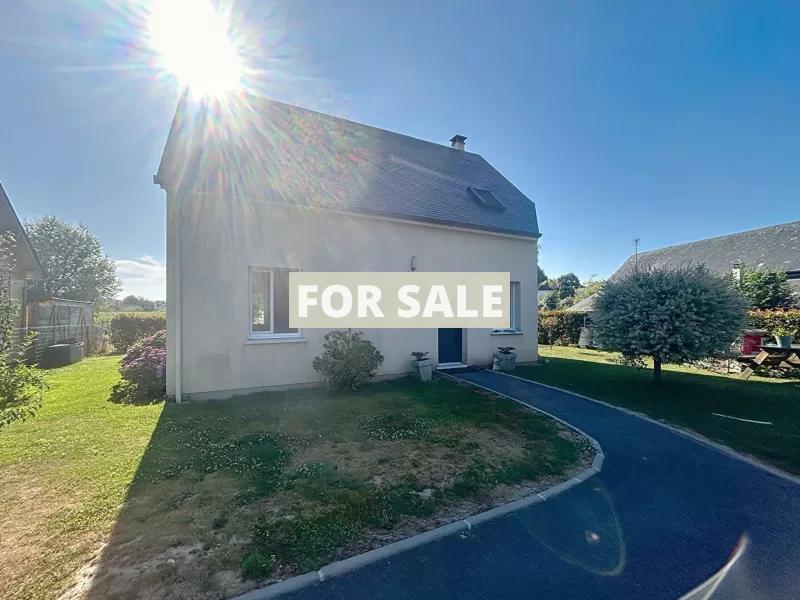 Detached House with Garden by the Coast