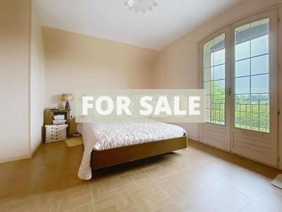 Detached House with Landscaped Garden