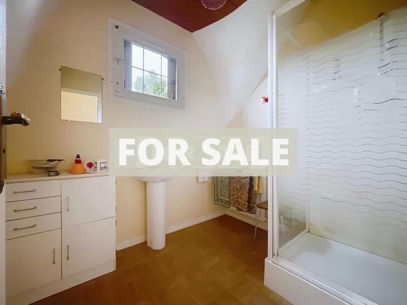 Detached House with Landscaped Garden