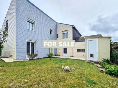 Contemporary Detached House in Coastal Location