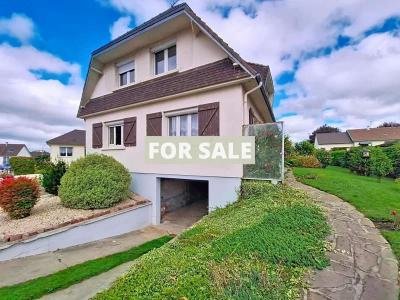 Detached House with Landscaped Garden