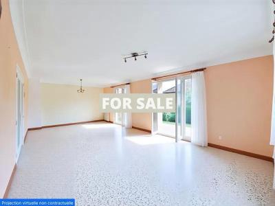 Detached House with Landscaped Garden