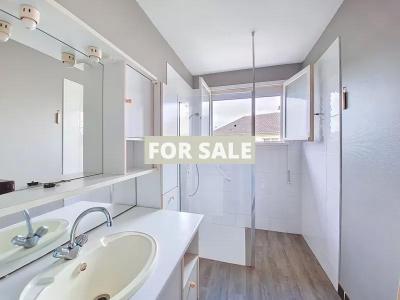 Detached House with Landscaped Garden