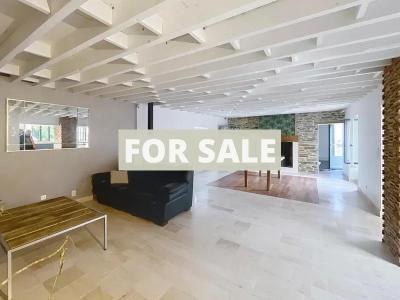 Contemporary Detached House in Landscaped Garden