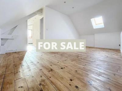 Contemporary Detached House in Landscaped Garden