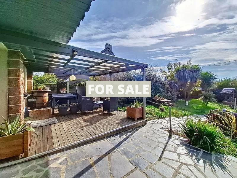 Detached House and Landscaped Garden and Open View