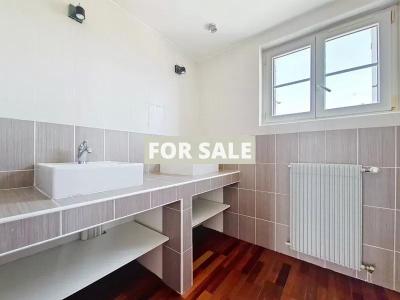 Detached House with Garden by the Coast