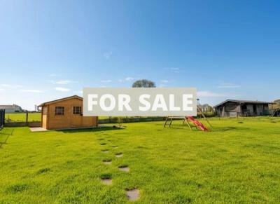 Modern Detached House with Garden
