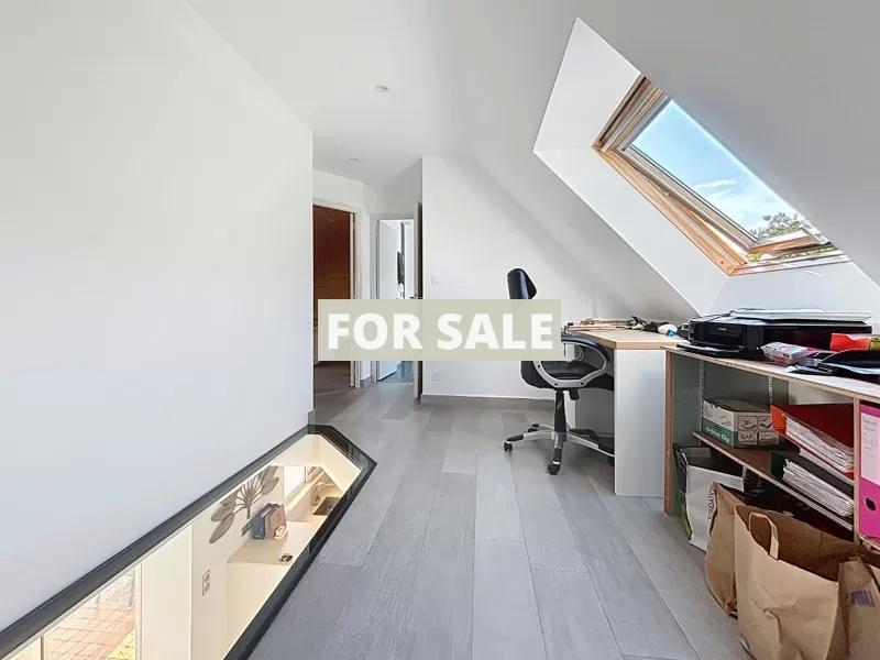 Contemporary Detached House by the Coast