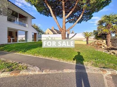 Contemporary Detached House by the Coast