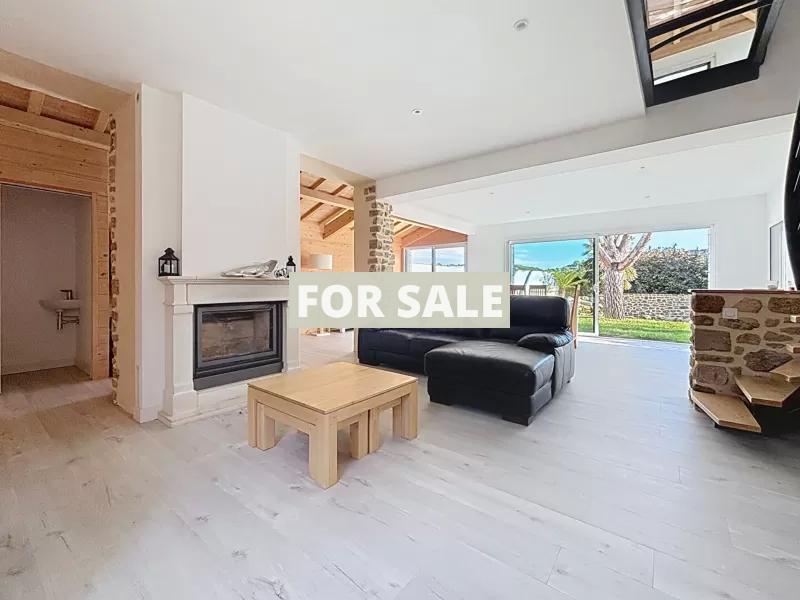 Contemporary Detached House by the Coast