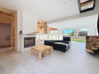 Contemporary Detached House by the Coast