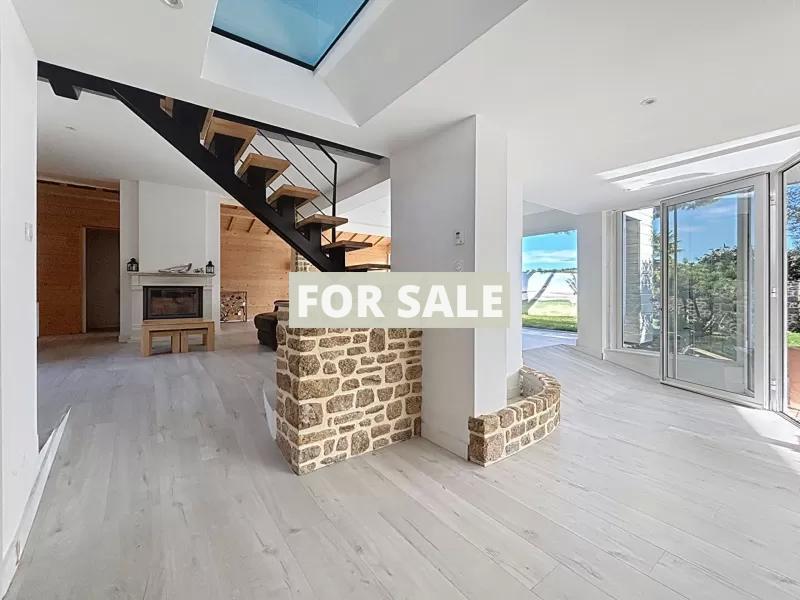 Contemporary Detached House by the Coast