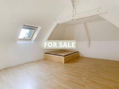 Traditional House with Garden