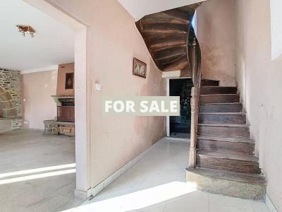 Traditional House with Garden