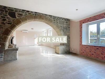 Traditional House with Garden