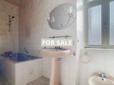 Town House in Excellent Order, Strong Potential