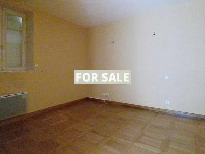 Town House in Excellent Order, Strong Potential