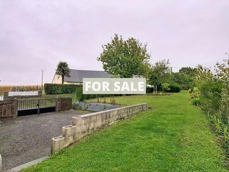 Detached Country House with Attached Outbuilding