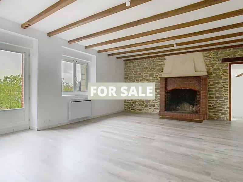 Detached Country House with Attached Outbuilding