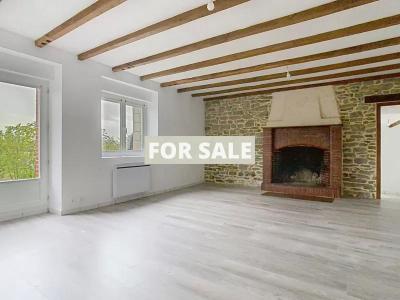 Detached Country House with Attached Outbuilding