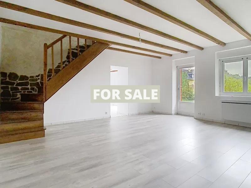 Detached Country House with Attached Outbuilding