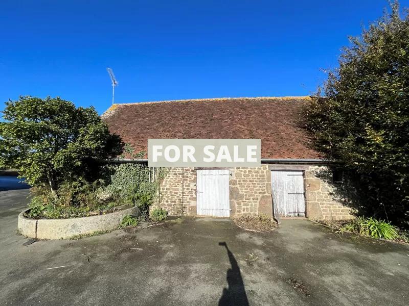 Detached Country House with Outbuilding