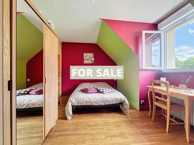 Detached Country House With Open Views and Outbuildings