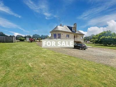 Detached Country House With Open Views and Outbuildings
