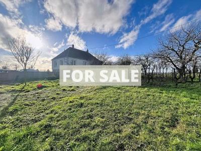 Detached Villa With Garden and Open View