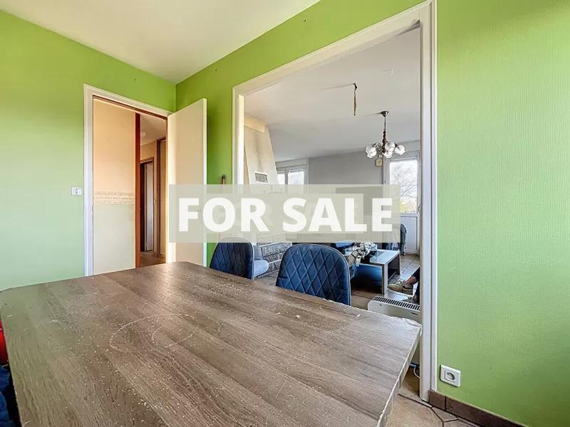 Detached Villa With Garden and Open View