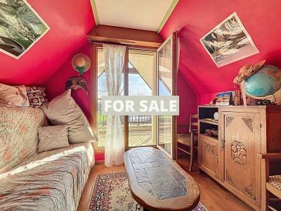 Detached House with Garden in Great Location