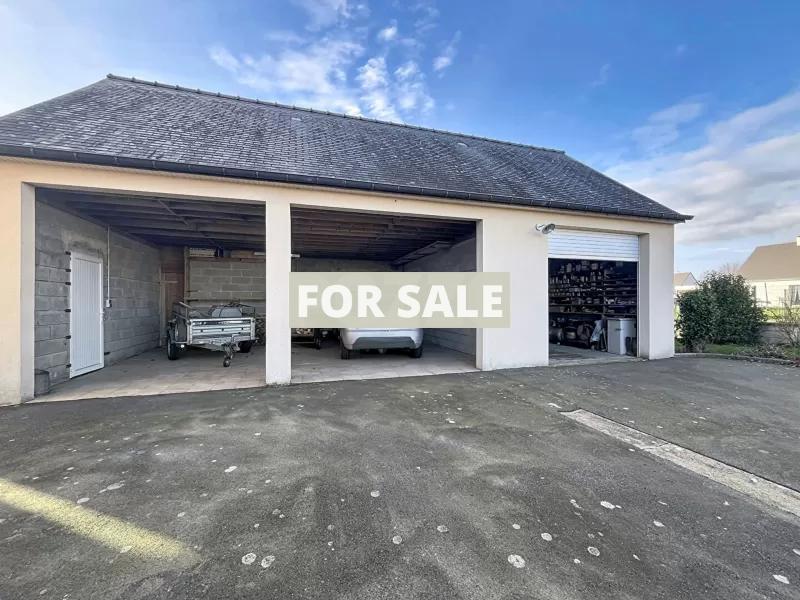 Detached House with Garden in Great Location