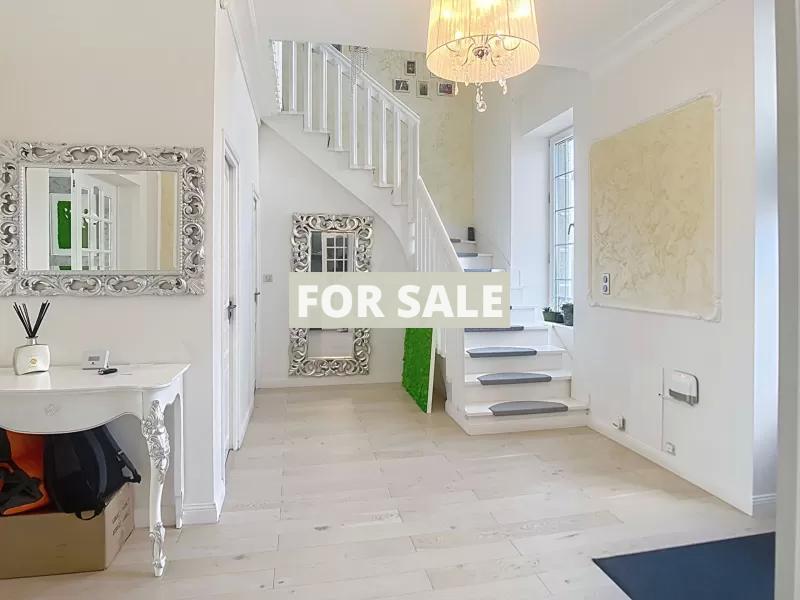 Manor House with Swimming Pool