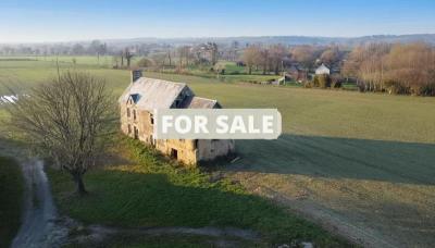 Detached Country House with Outbuilding