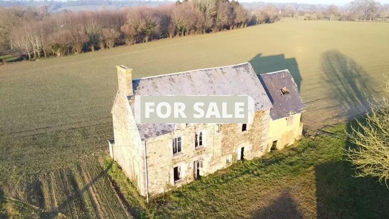 Detached Country House with Outbuilding