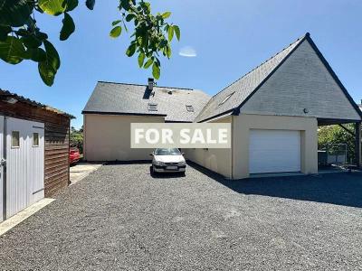 Contemporary Detached House with Landscaped Garden