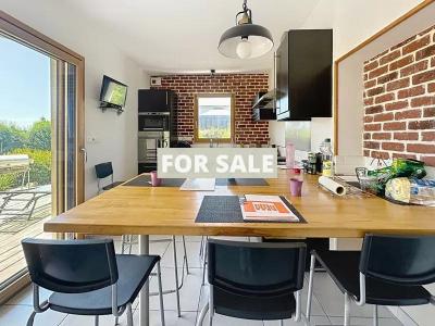 Contemporary Detached House with Landscaped Garden