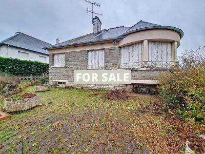 Detached House with Garden