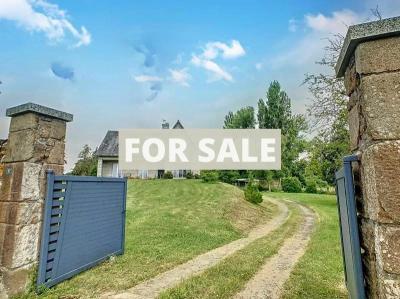 Detached House with Garden
