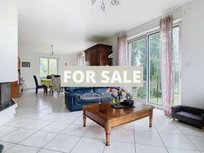 Detached House with Garden