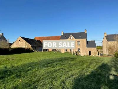 Traditional House with Garden Close to the Coast