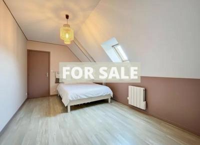 Detached House with Garden by the Coast