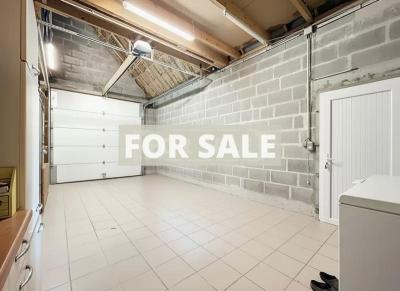 Detached House with Garden by the Coast