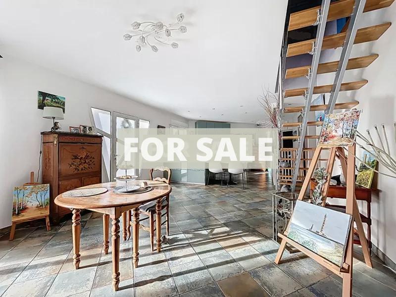 Detached House with Garden by the Coast