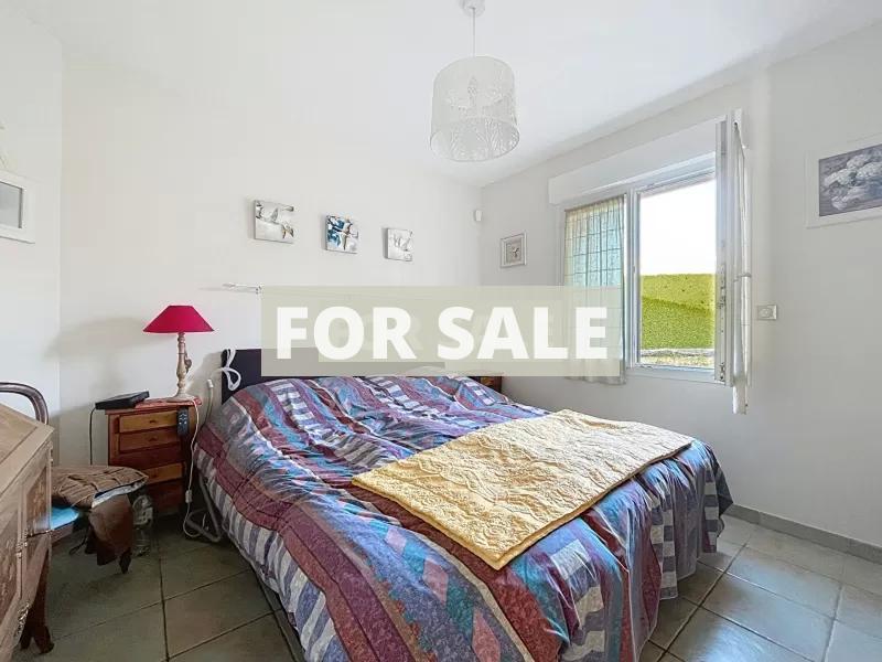 Detached House with Garden by the Coast