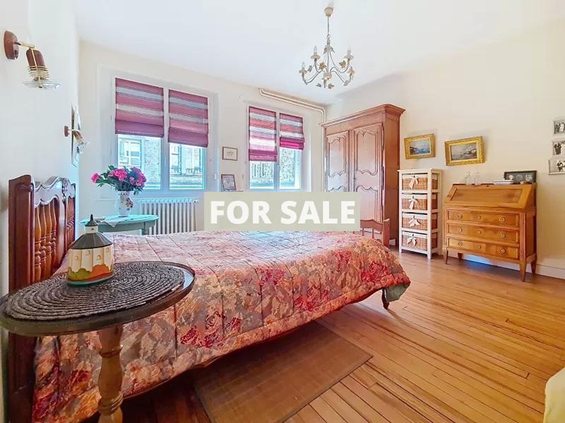 Town House in Great Village Location