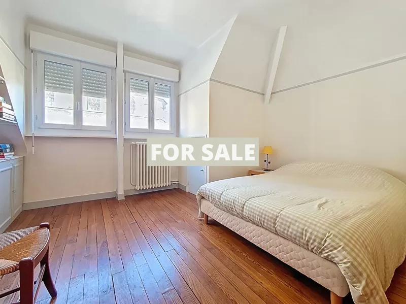 Town House in Great Village Location